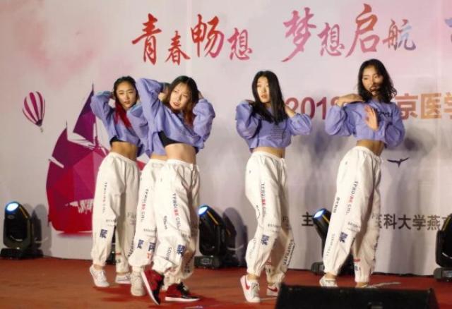 20181112154200787272905362.jpg 迎新晚会_20181112103359.jpg